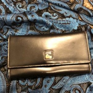 Dooney and Bourke black leather wallet